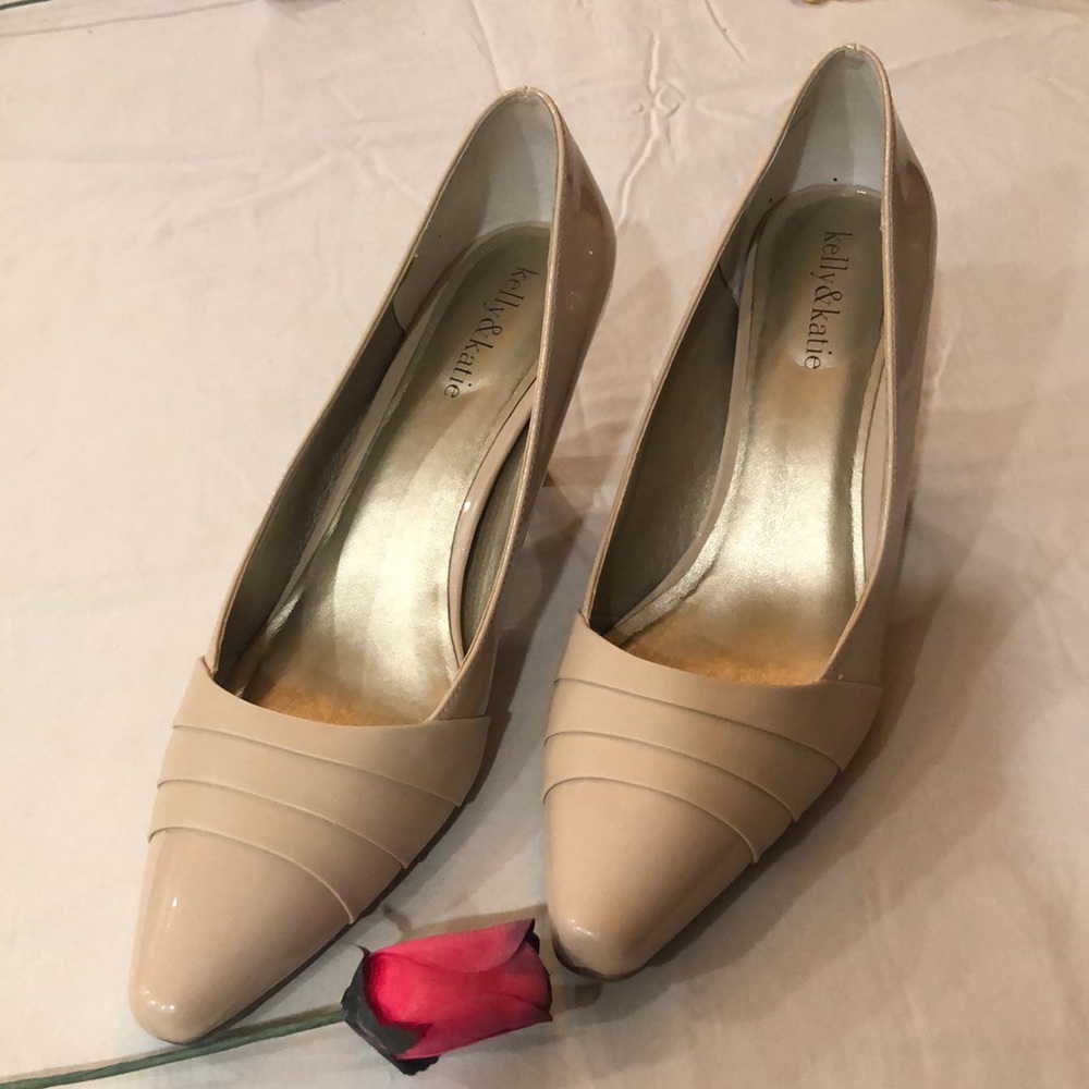 Kelly & Katie Nude Patent Leather Heels 💋